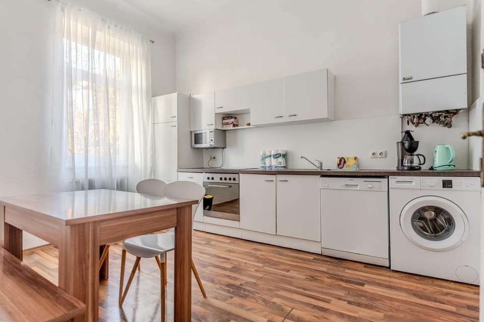 Kitchen or kitchenette, Dining area, dishwasher, oven, stove, washing machine