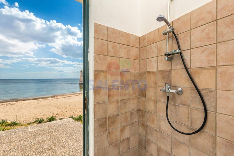 Shower, Day, Natural landscape, Bathroom, Sea view