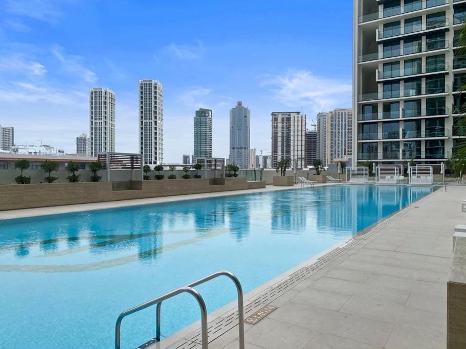 GuestReady - Modern 2BR Corner Apt & Balcony Apartment in Dubai