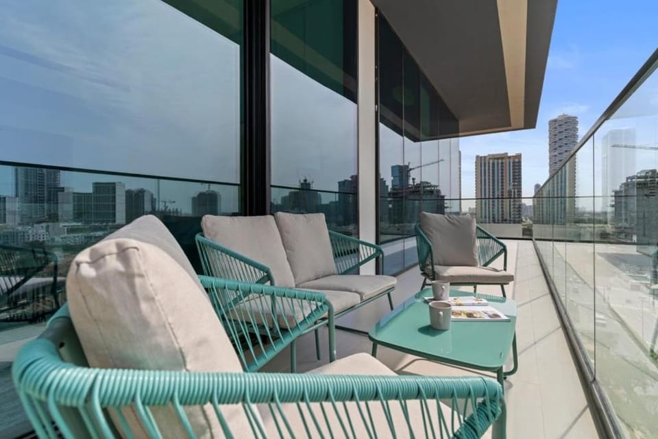 GuestReady - Modern 2BR Corner Apt & Balcony Apartment in Dubai