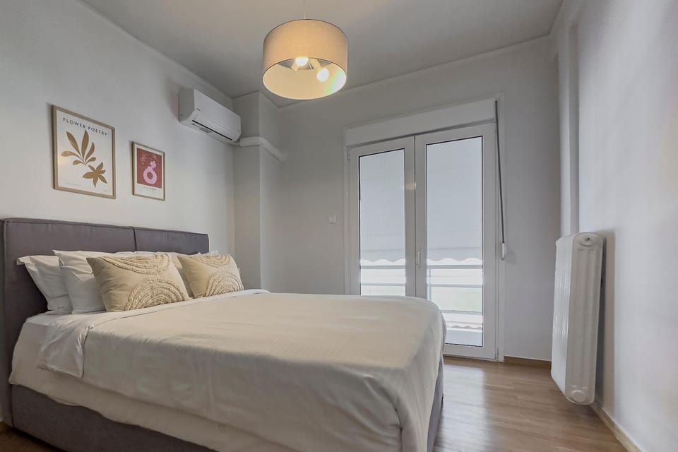 Bed, Photo of the whole room, Bedroom, air conditioner
