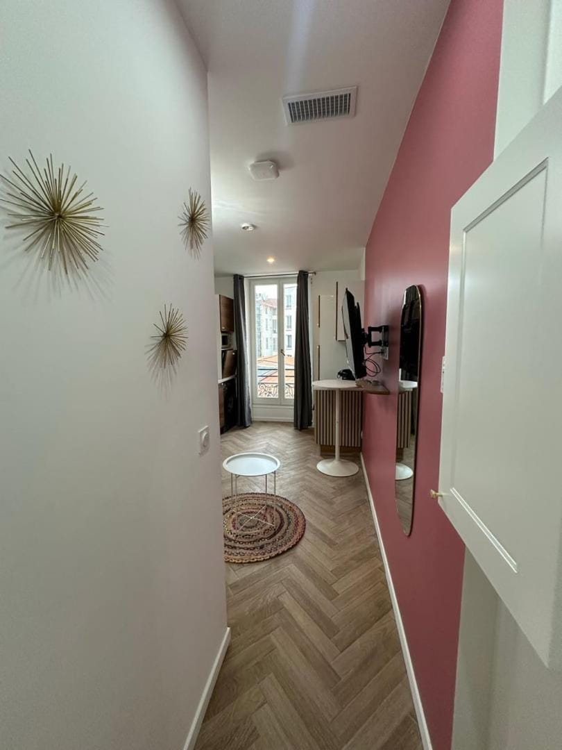 MOON - 33 Apartment in Nice