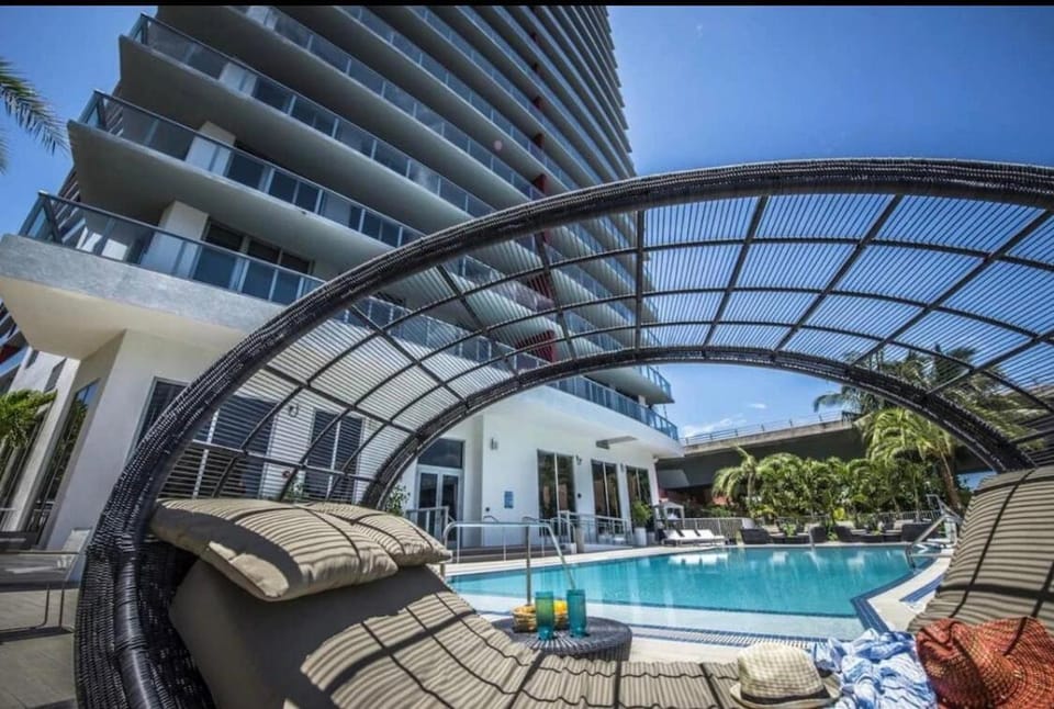 Day, Pool view, Swimming pool, sunbed