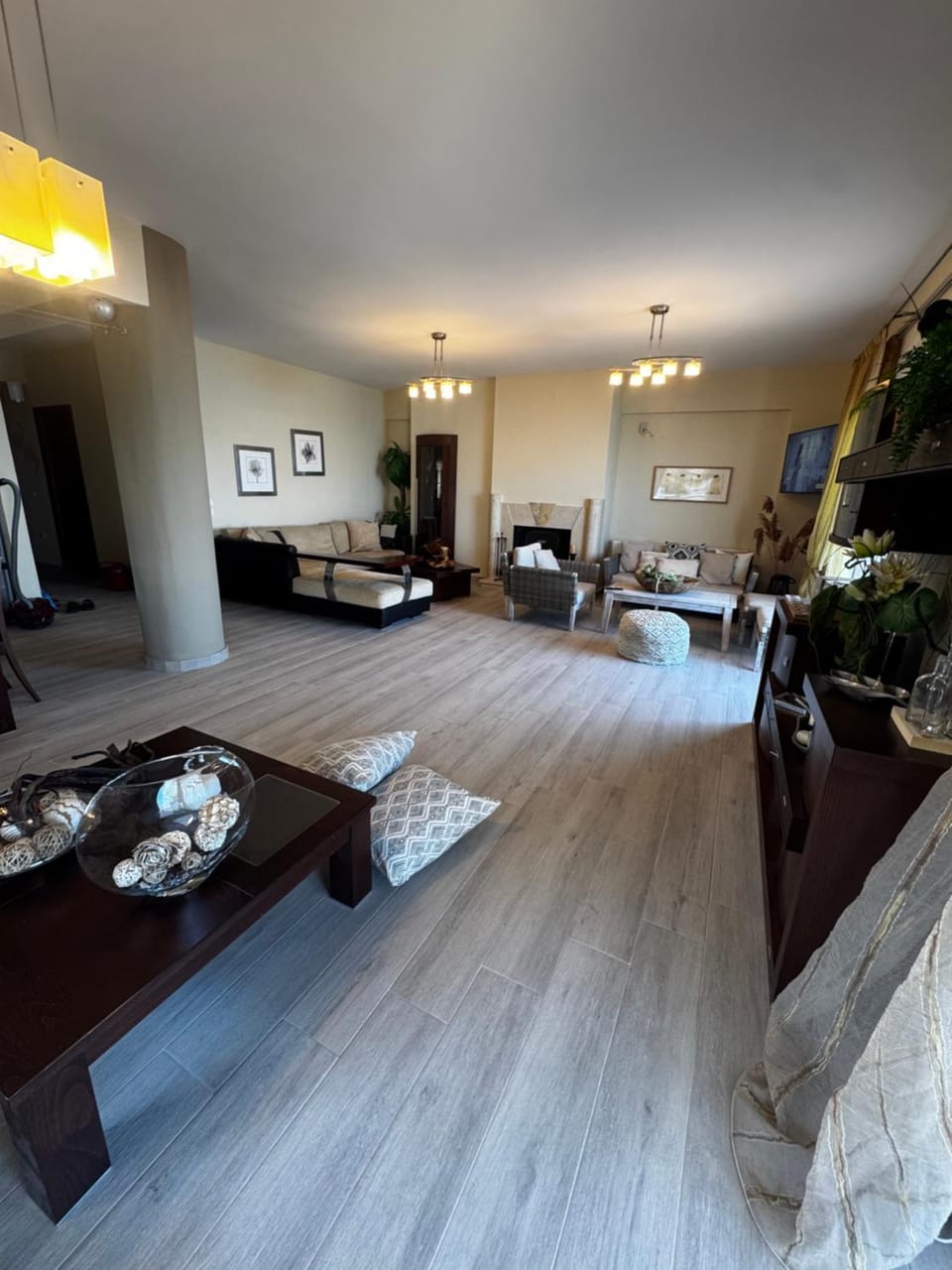 Living room, Seating area