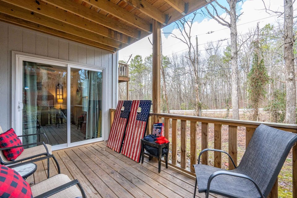 Peaceful Spacious 4BR Family Home Near Lakes Golf House in Garland County