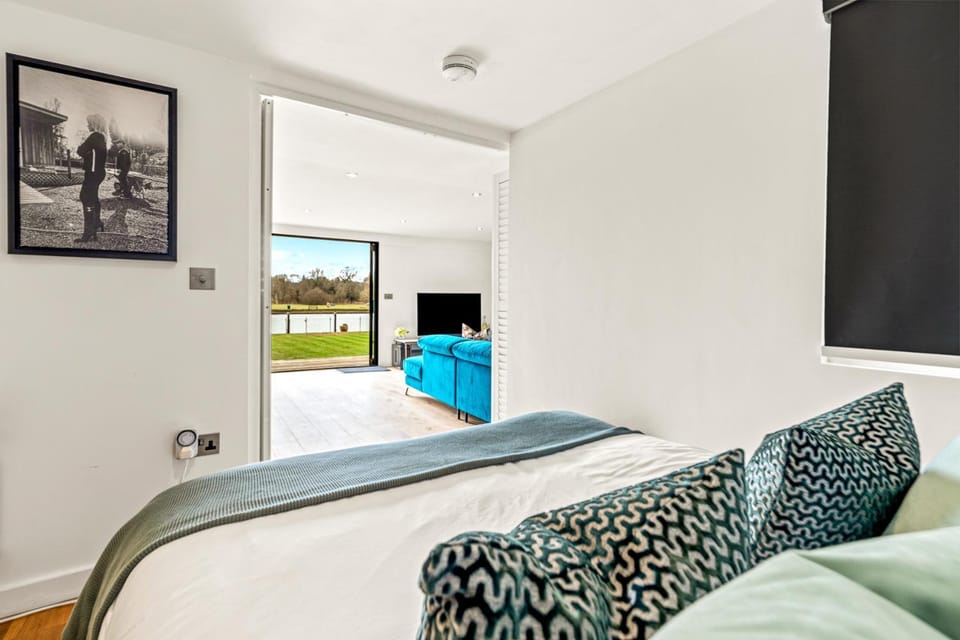 River Cabin Cabin in South Oxfordshire District