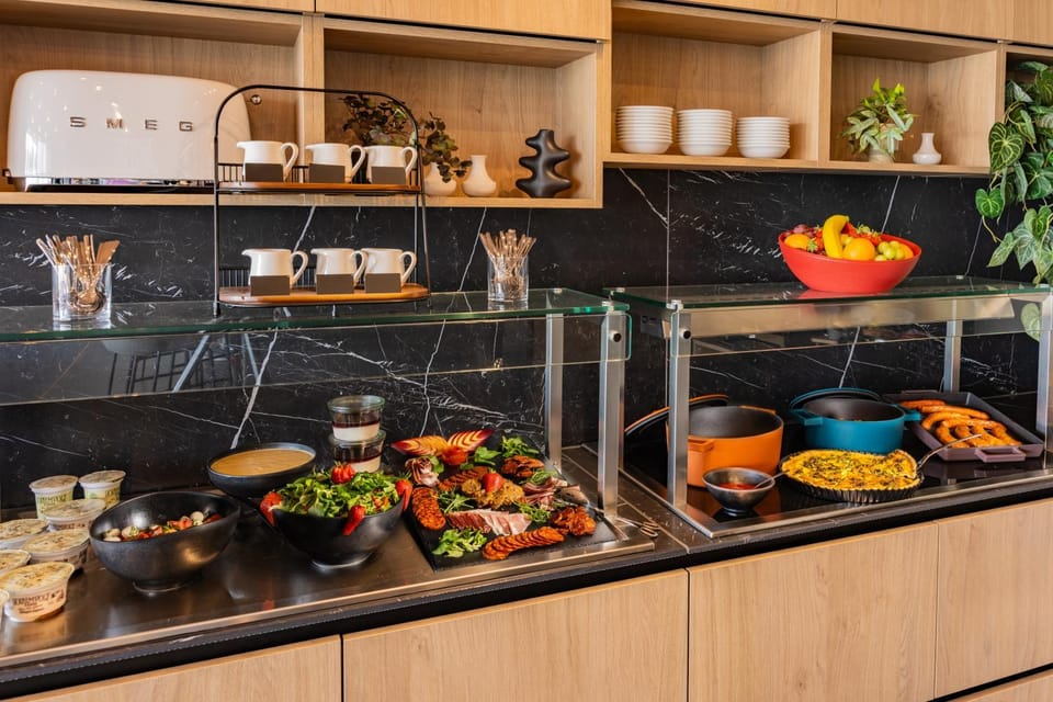 Coffee/tea facilities, Food and drinks, Food, Buffet breakfast