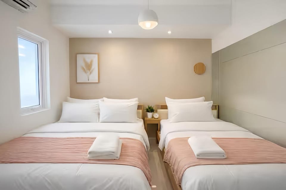 Bed, Photo of the whole room, Bedroom, towels, air conditioner