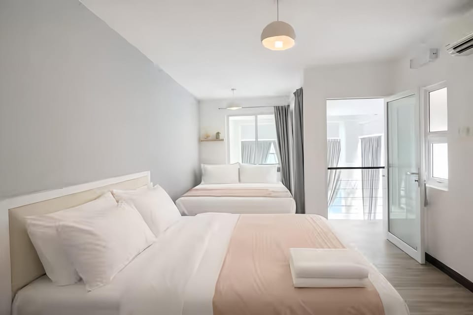 Bed, Photo of the whole room, Bedroom, towels, air conditioner