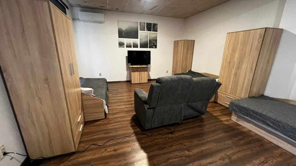 Communal lounge/ TV room, Living room, Seating area, Evening entertainment, wardrobe