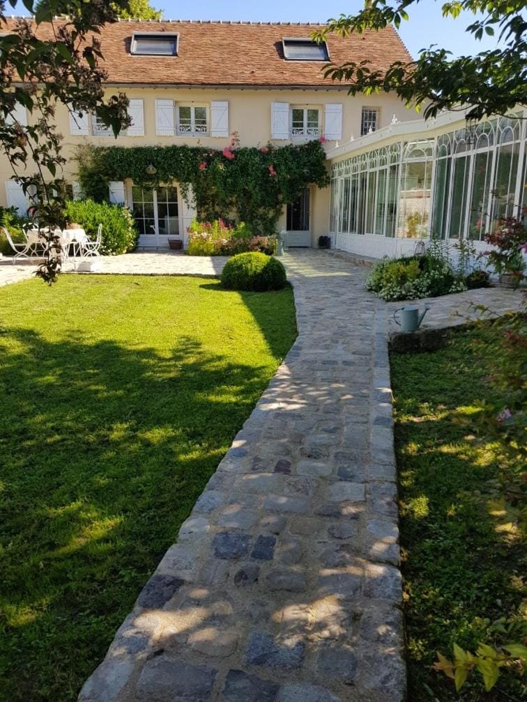 Property building, Patio, Garden, Garden view