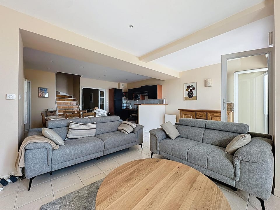 Kitchen or kitchenette, Living room, Dining area