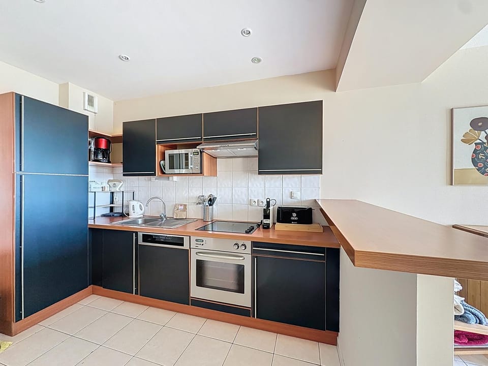 dishwasher, oven, stove, toaster, kitchen
