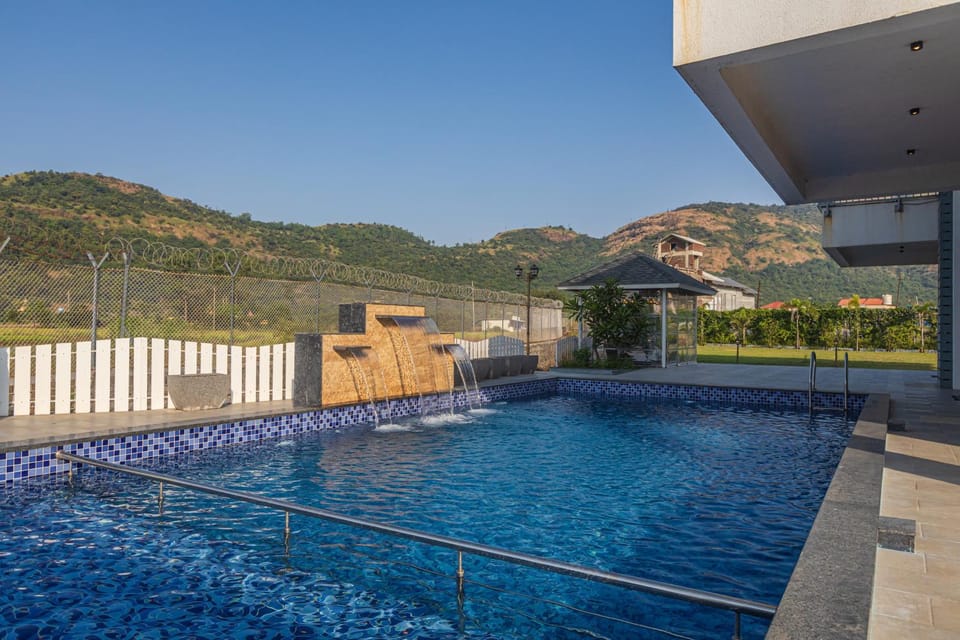 ELIVAAS Nimishka 5 BHK Villa with Pvt Pool, Garden & Scenic Views Villa in Lonavla