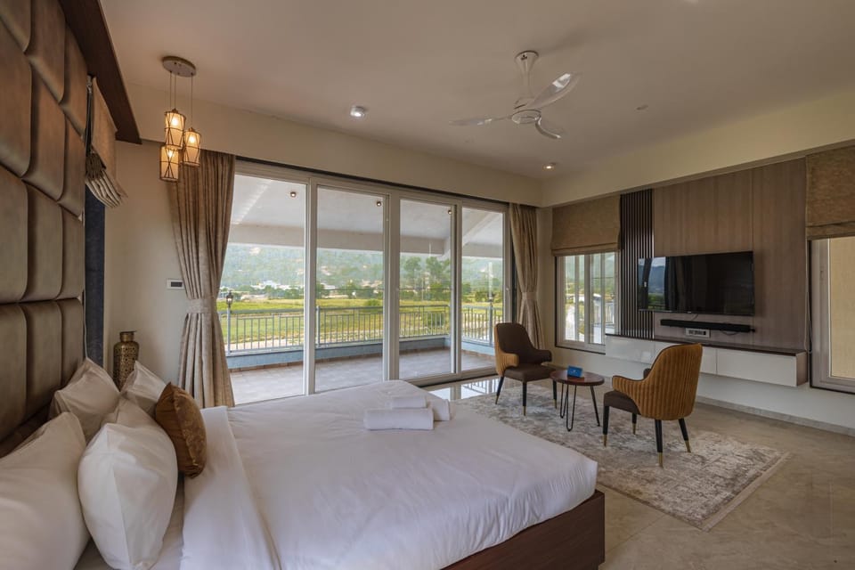 ELIVAAS Nimishka 5 BHK Villa with Pvt Pool, Garden & Scenic Views Villa in Lonavla