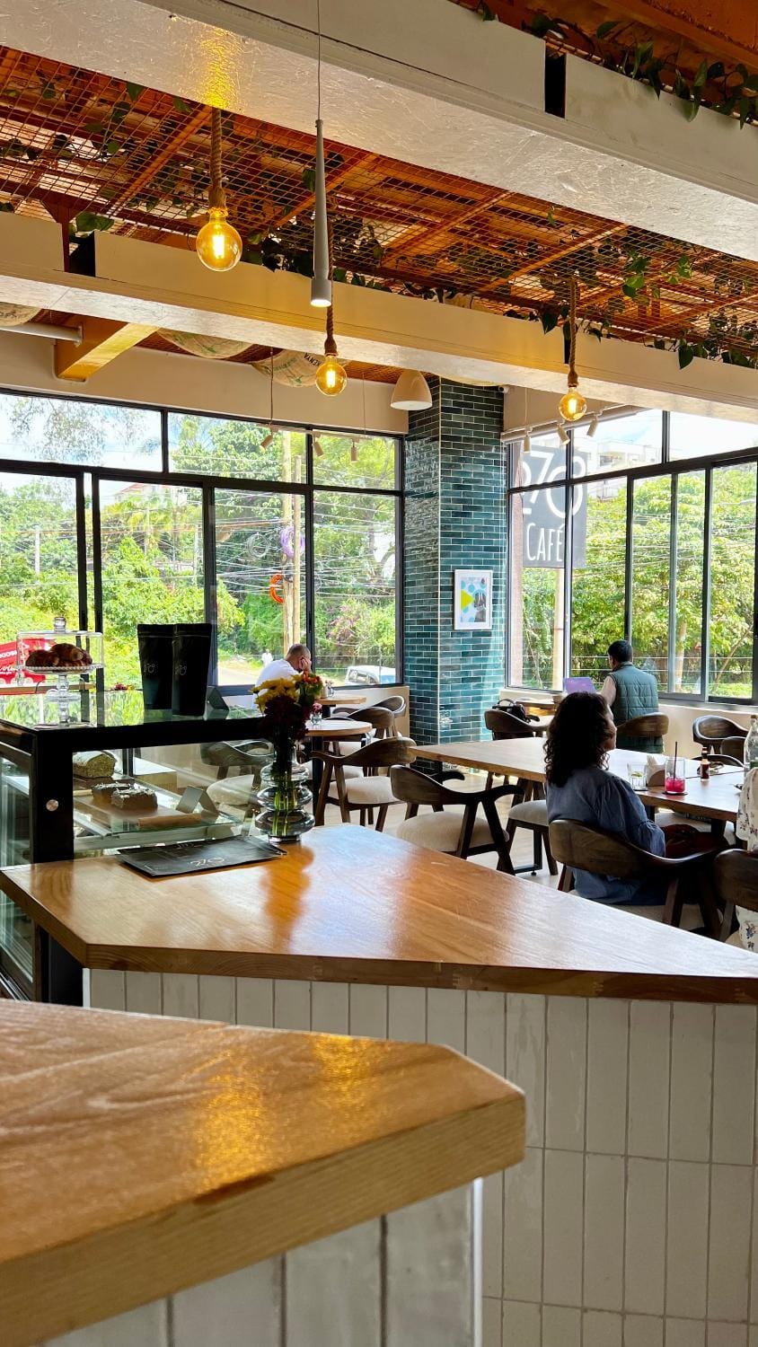 Restaurant/places to eat, Restaurant/places to eat