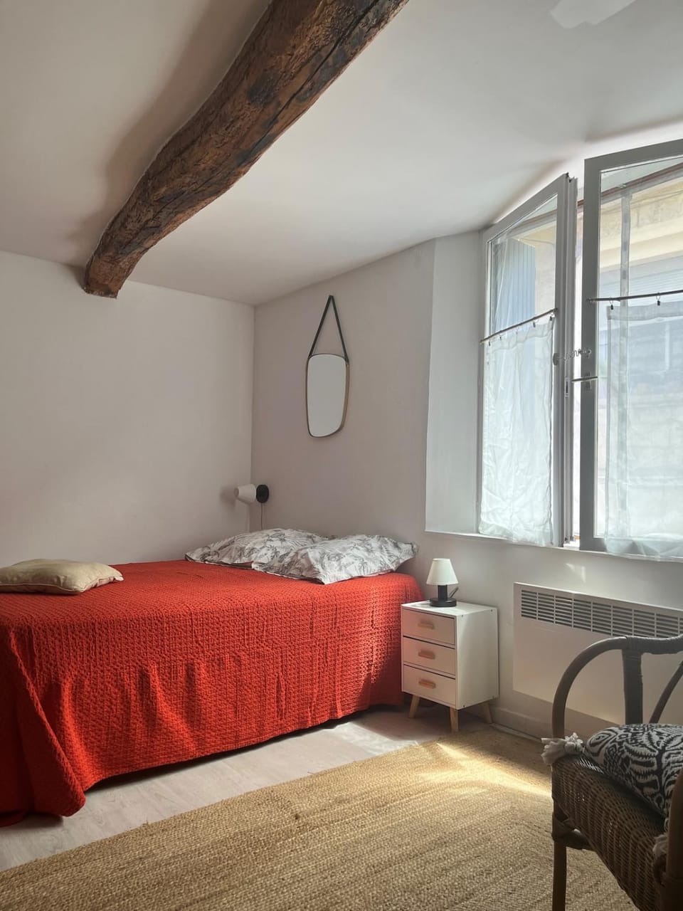 Studio Cosy Rue piètonne calme Centre-ville Uzès Climatisé Apartment in Uzes