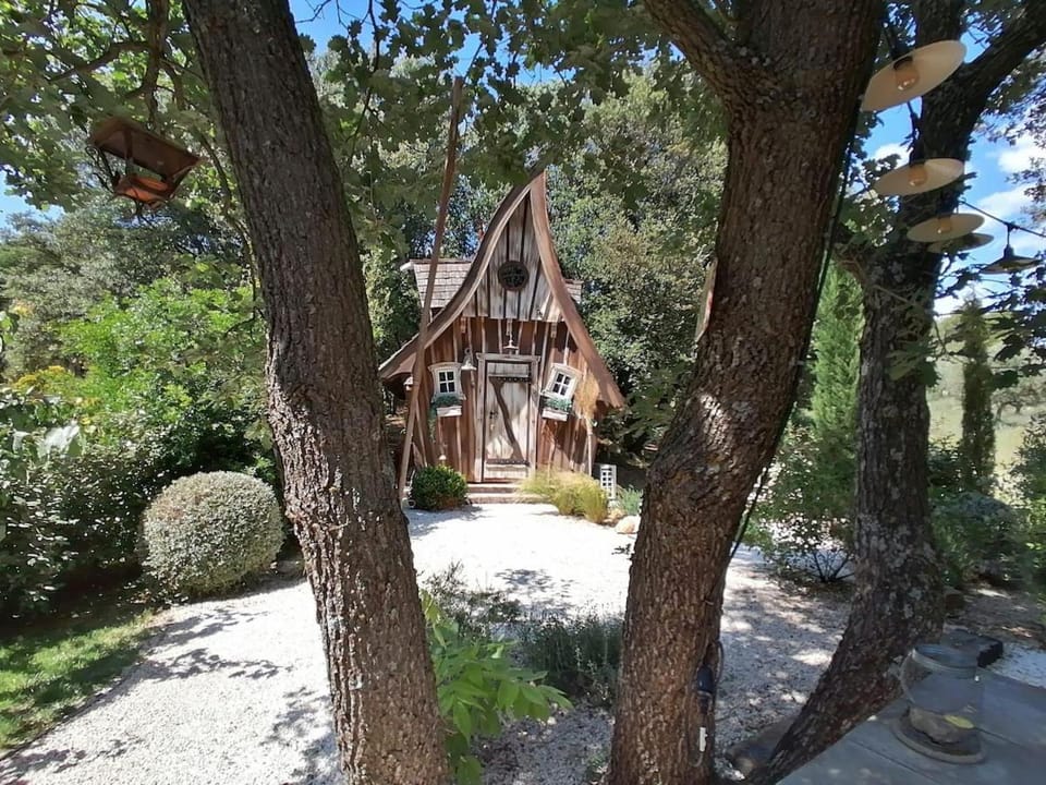 La Cabane Féerique Le Clos des Perles Chalet in Salernes