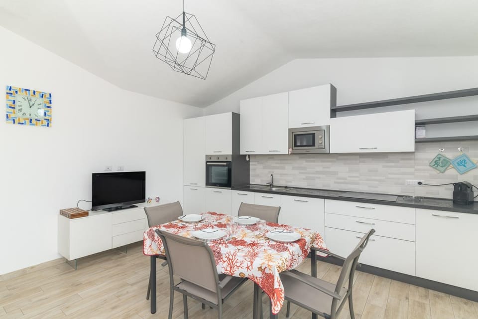 Property building, Kitchen or kitchenette, Living room