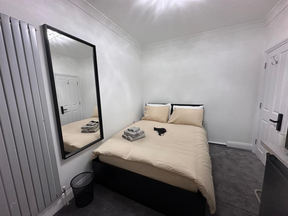 London Bridge Room Bed and Breakfast in London Borough of Southwark