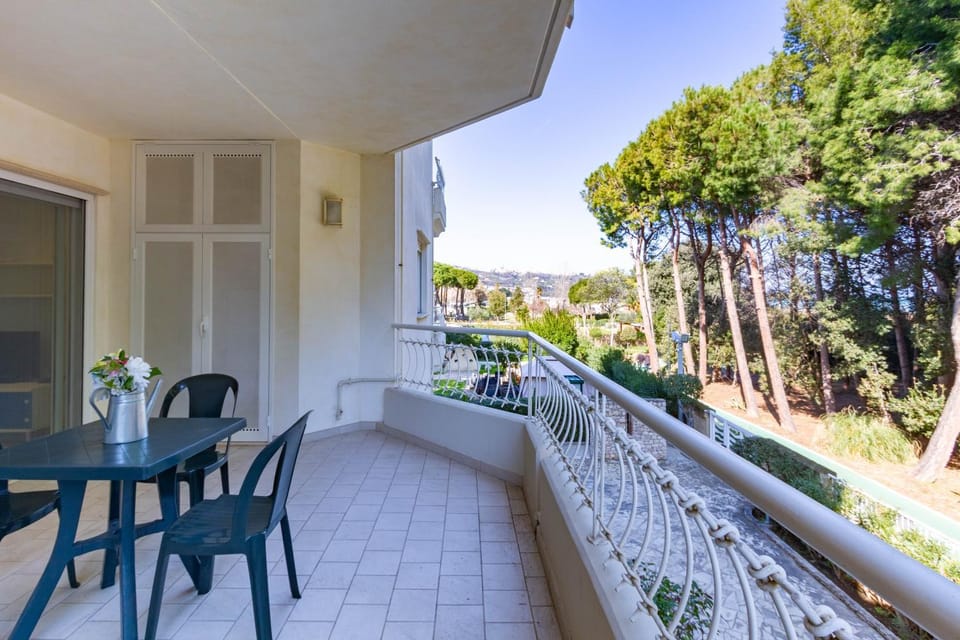 Balcony/Terrace, Dining area, Garden view