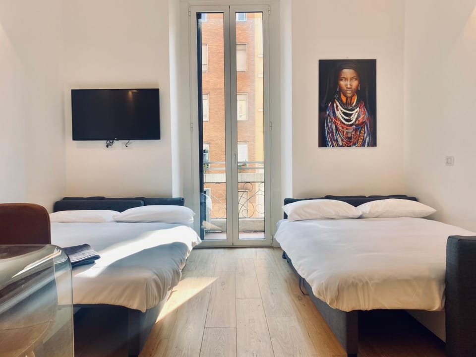 Photo of the whole room, Bedroom