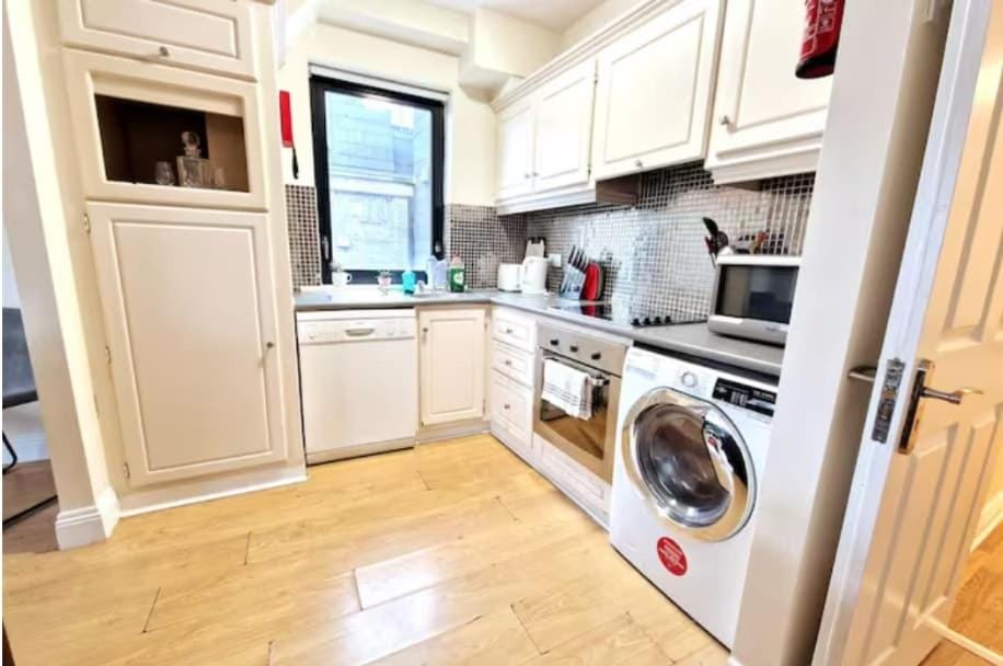Cool City Living, sleeps 6 Apartment in Galway