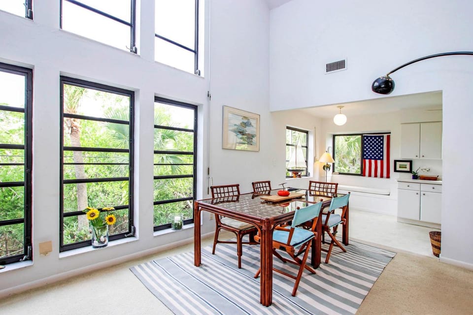 A Morning Glory House in Sanibel Island