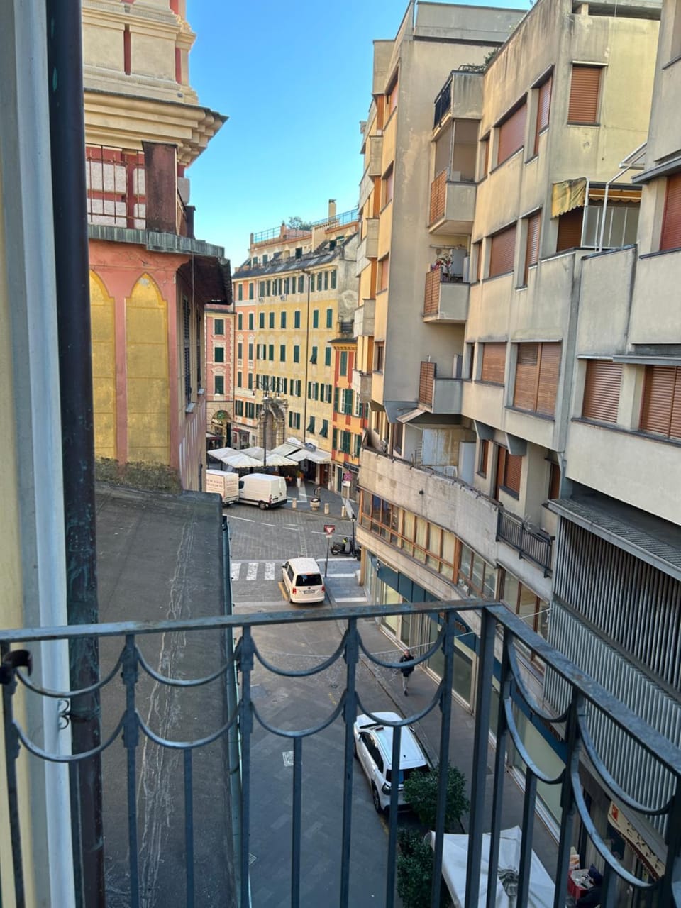 Day, Neighbourhood, Balcony/Terrace, City view, Street view, Location