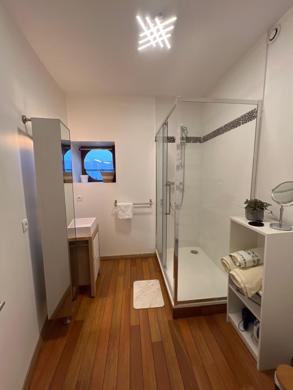 Shower, Bathroom