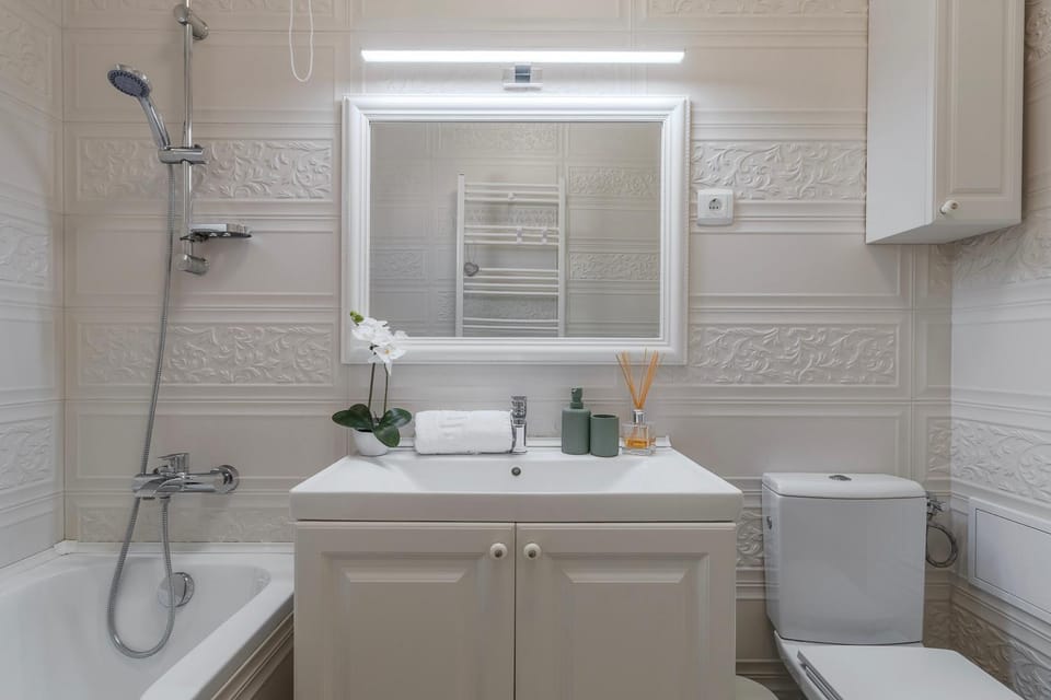 Shower, Toilet, Bathroom, Bath, towels, towels