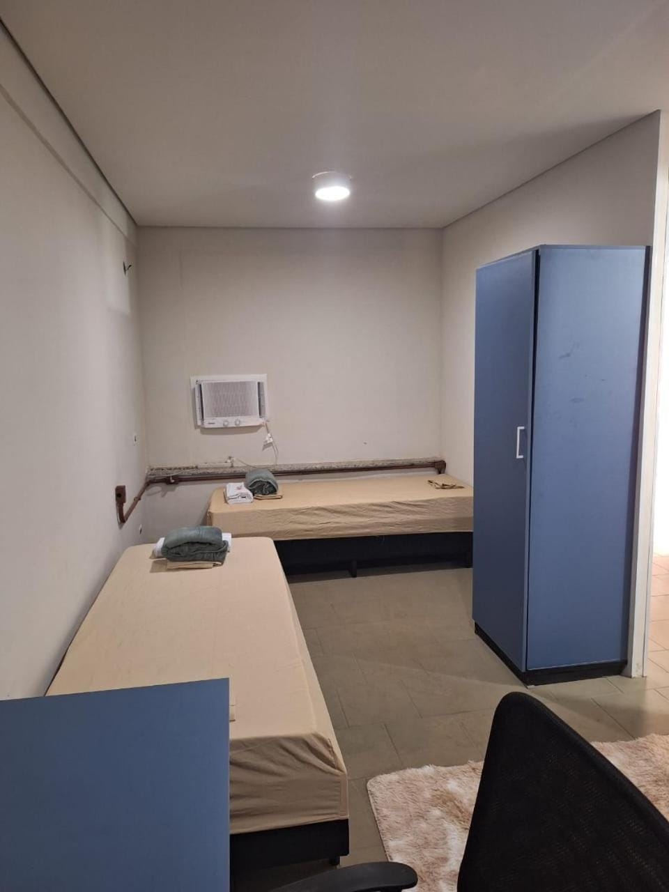 Bed, Photo of the whole room, wardrobe