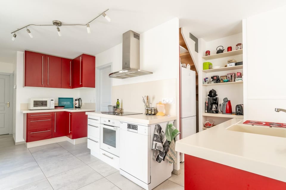 Kitchen or kitchenette, Living room