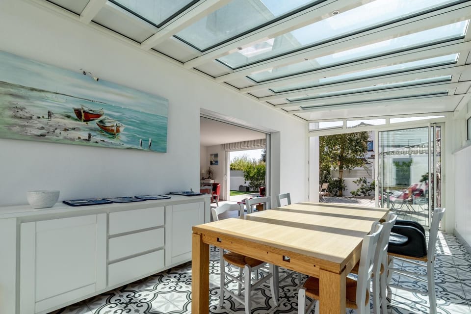 Property building, Kitchen or kitchenette, Living room