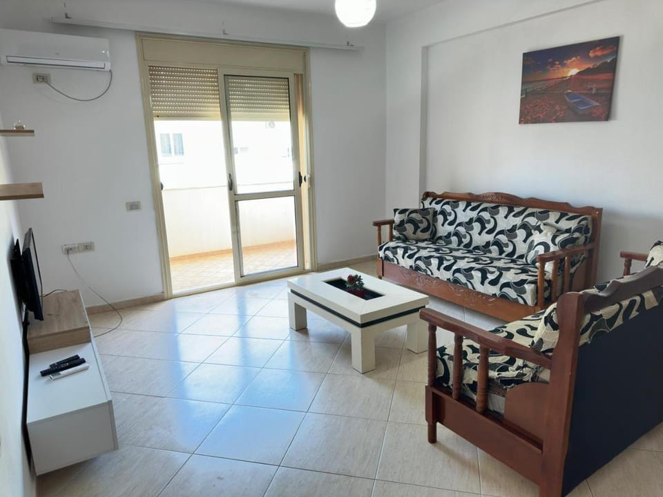 Sea View Balcony Vlora Apartment in Vlorë
