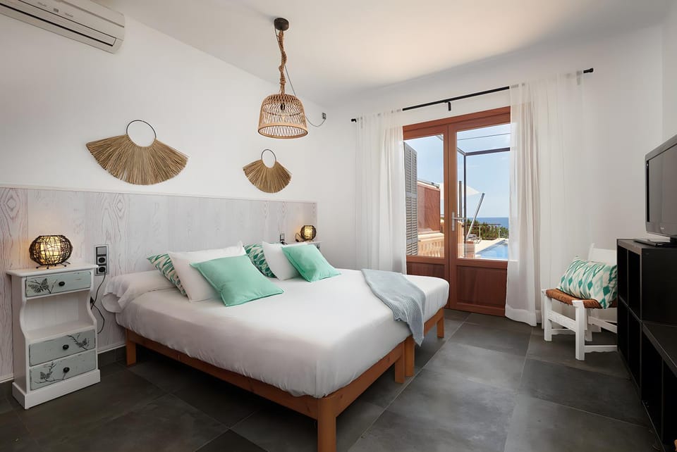 Living room, Bedroom