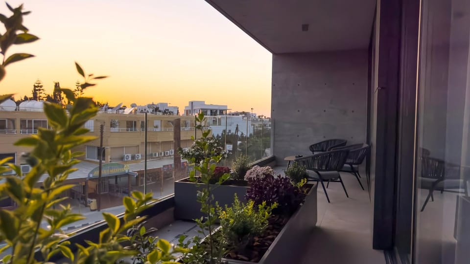 Malberry Park 203 - Modern 2bedroom Apt with Shared Heated Pool, Sauna, Gym, Jacuzzi Apartment in Paphos