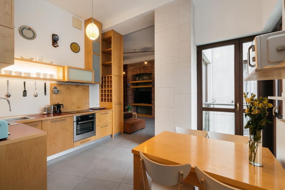 Kitchen or kitchenette, Dining area, dishwasher, oven, stove