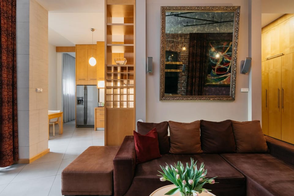 TV and multimedia, Living room, Seating area, wardrobe