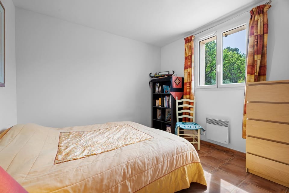 Living room, Bedroom