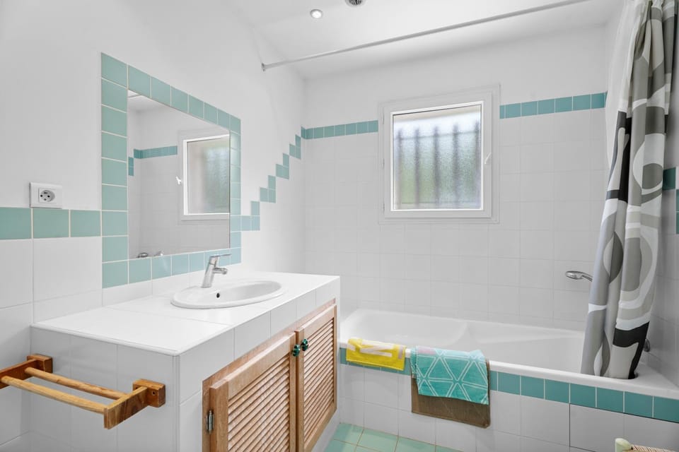 Bathroom, Living room