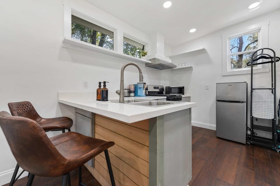 Coastal Cabana Studio - Close to beach and Mississippi City Apartment in Gulfport