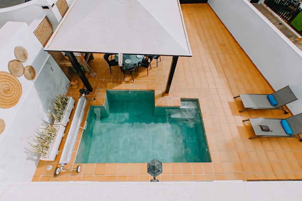 Property building, Patio, Garden view, Swimming pool, Breakfast