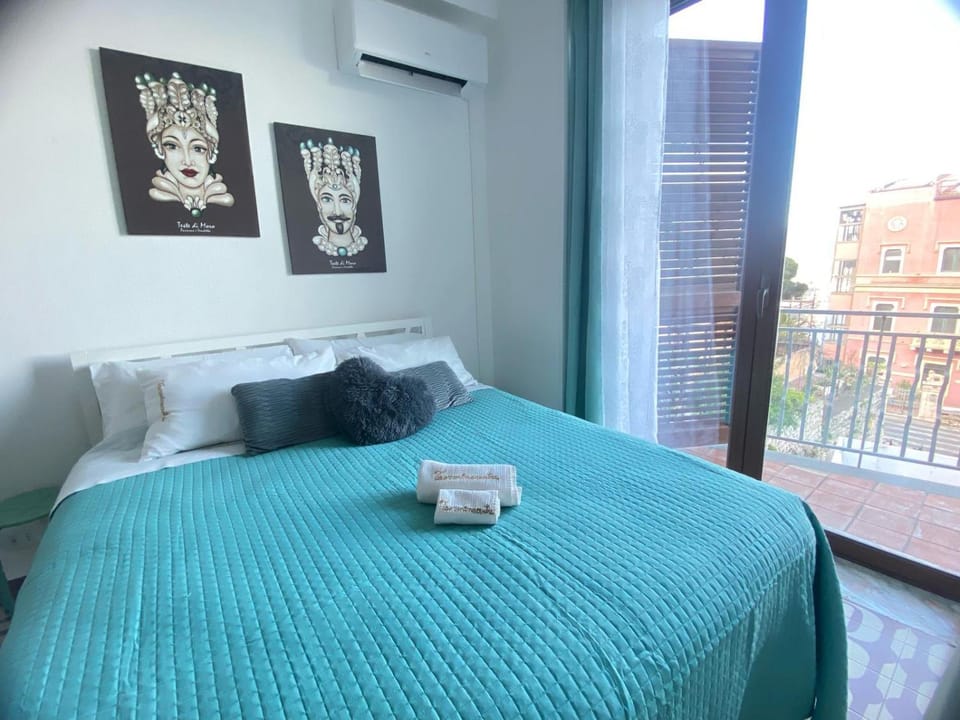 Bed, Photo of the whole room, Bedroom, towels, air conditioner