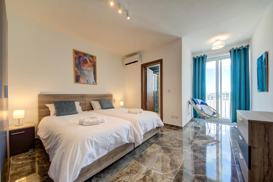 Modern 3BR Penthouse with Valletta Views & Terrace by Vaganza Apartment in Malta