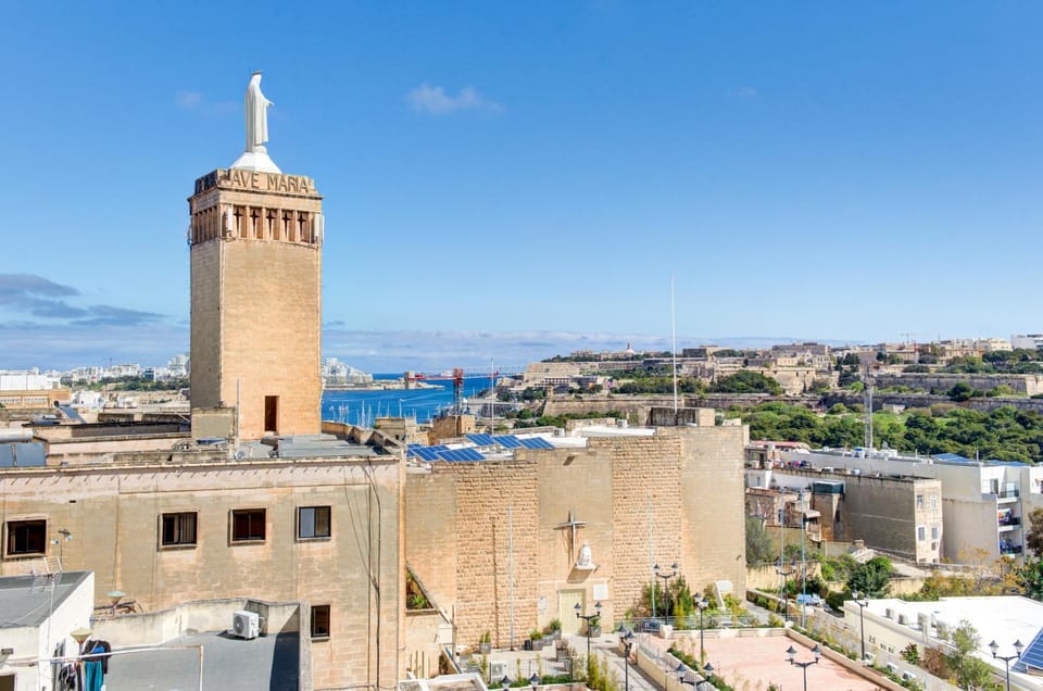 Modern 3BR Penthouse with Valletta Views & Terrace by Vaganza Apartment in Malta