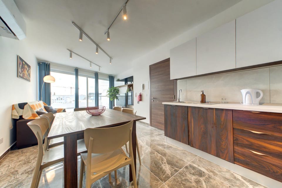 Modern 3BR Penthouse with Valletta Views & Terrace by Vaganza Apartment in Malta