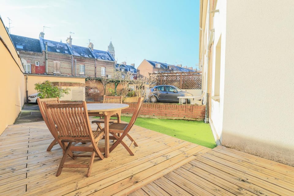 Property building, Balcony/Terrace