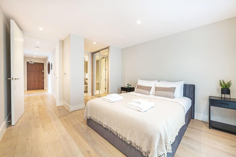 Bed, Photo of the whole room, Bedroom, towels, wardrobe