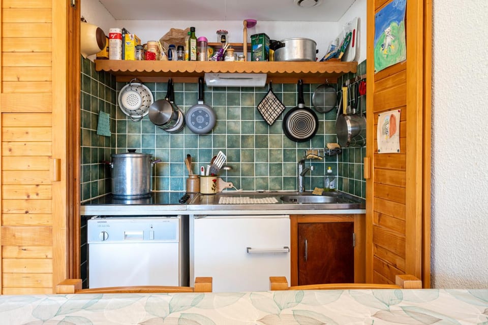 Kitchen or kitchenette, Living room
